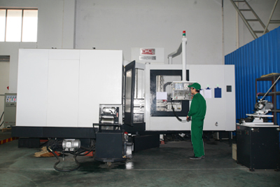 Deep hole driller machine